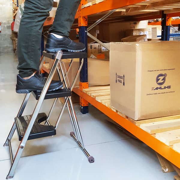 escada_3_degraus_dobravel_resistente_aco_anodilar_preta_1567522206_a9f9_600x600.jpg Escada 3 Degraus Dobrável Resistente Aço Anodilar Preta - Imagem 9