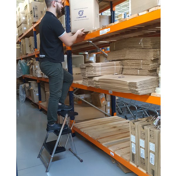 escada_3_degraus_dobravel_resistente_aco_anodilar_preta_1567522206_fd4c_600x600.jpg Escada 3 Degraus Dobrável Resistente Aço Anodilar Preta - Imagem 10