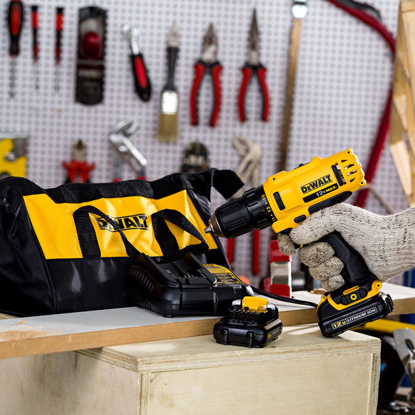 furadeira_e_parafusadeira_3_8_12v_127v__110v__dcd710d2_br_dewalt_89339544_7594_600x600.jpg Furadeira e Parafusadeira de Impacto 3/8" 12V DCD710D2-BR 127V (110V) Dewalt - Imagem 7