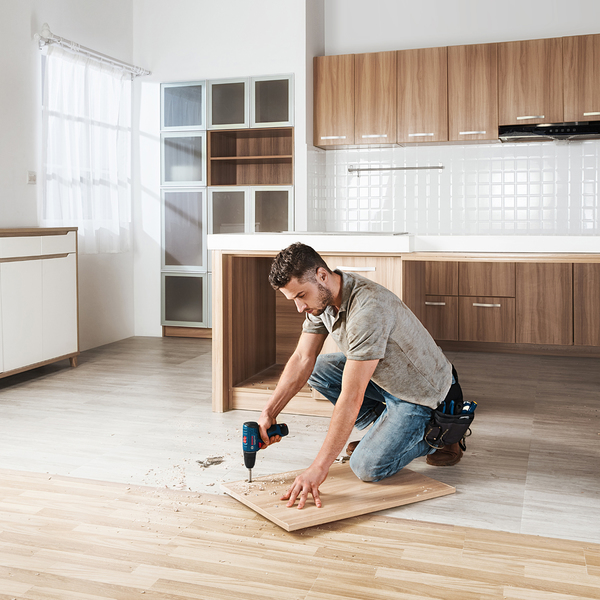 furadeira_e_parafusadeira_3_8_12v_gsr_120_li_bosch_90525400_3ffd_600x600.jpeg Furadeira e Parafusadeira a Bateria Bosch com Carregador e Bateria 12V 3/8" GSR 120-Li - Imagem 10