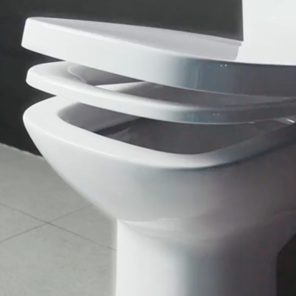 kit_vaso_sanitario_caixa_e_assento_3_6l_square_roca_90851383_6f25_600x600.jpg Kit Vaso Sanitário com Caixa Acoplada e Assento Branco Duplo Acionamento 3/6L Saída Vertical Square Roca - Imagem 7