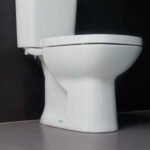 Kit Vaso Sanitário com Caixa Acoplada e Assento Branco Duplo Acionamento 3/6L Saída Vertical Square Roca - Imagem 9